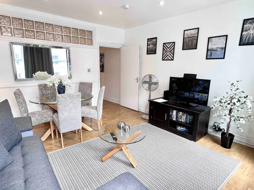 Cozy, 2 bed flat 10 minutes walk to London Bridge - Image 1