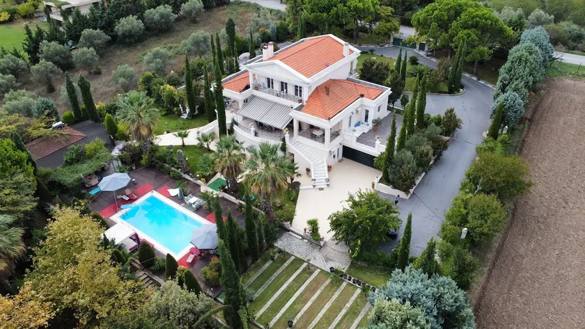 Villa Elena - Image 1