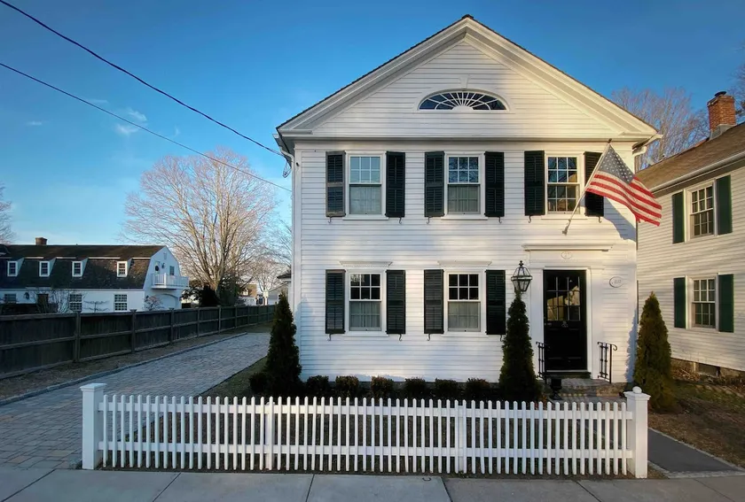 Ideal Historic Home in Essex Village - Image 1