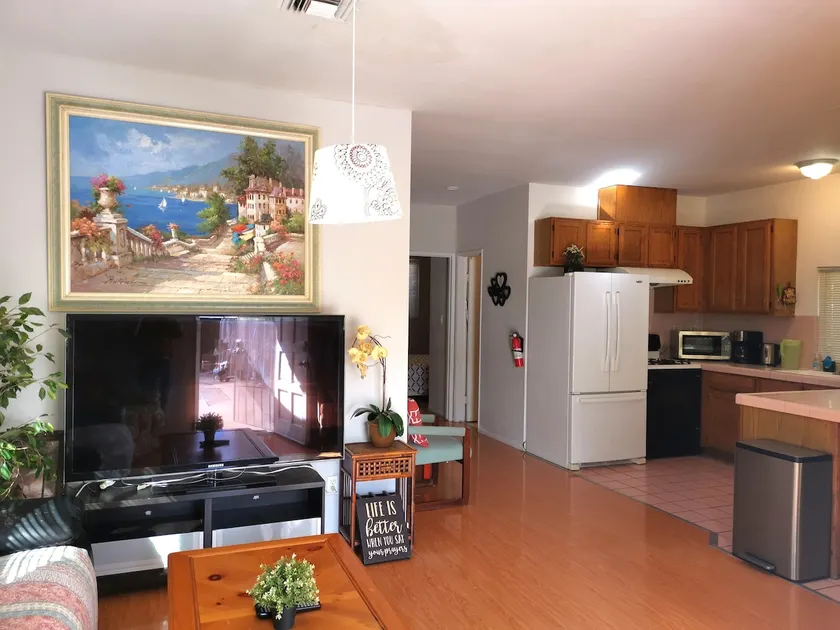 3 bedroom Single house 562A in Pasadena 3房一卫一厨 - Image 1