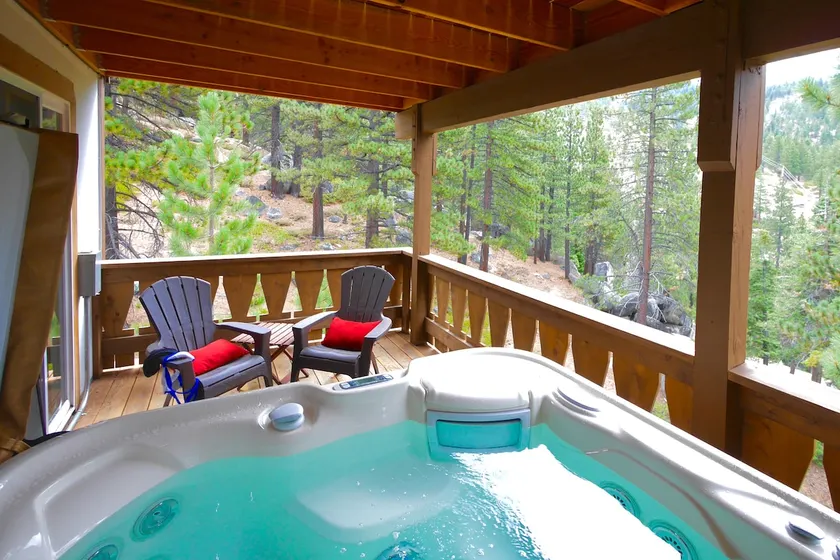Mountain House with Hot Tub and Sauna - Image 1