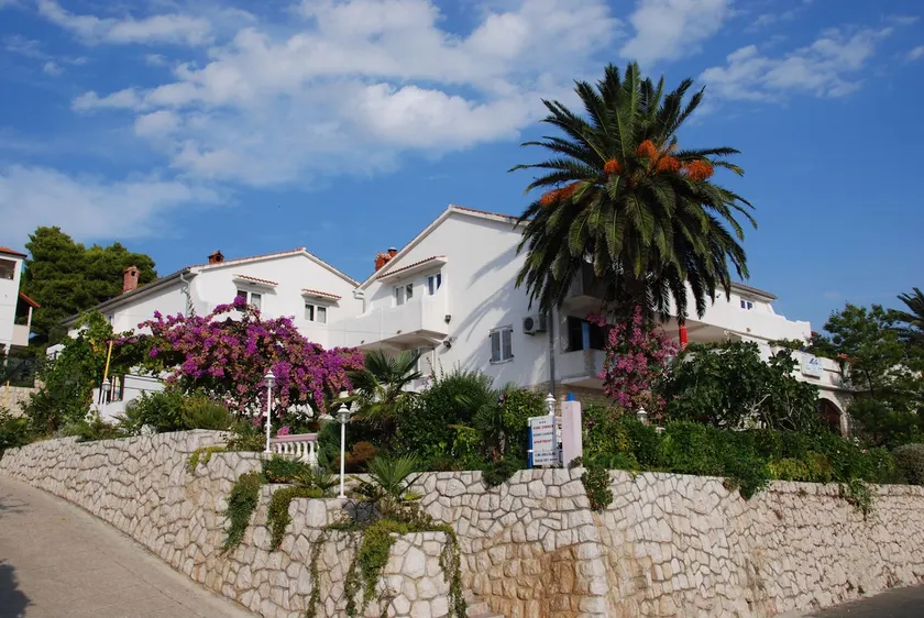 Apartment 5 *Near sandy beach, 1.5 km from town - Image 1