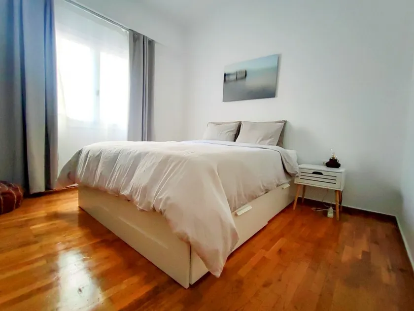 Cozy & Spacious Apartment in Central - Image 1