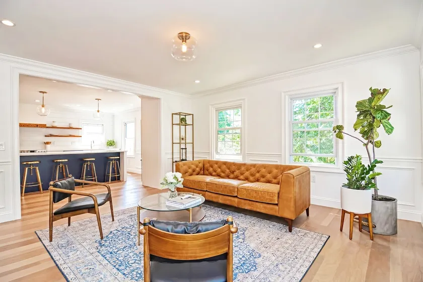 SailHouse Downtown Mystic Lux 2BR Family Getaway 3 Min Walk - Image 1
