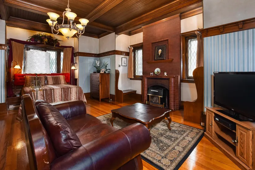 The Judges Chambers (Suite 101) - Image 1
