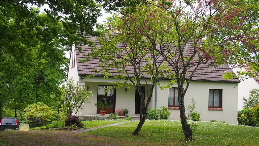 Family House classified 2** - Image 1