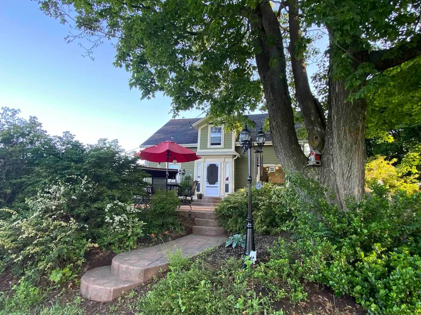 Foot of the Mountain Farmhouse - Image 1