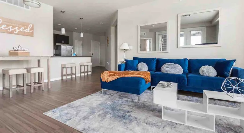 Resort Style Burb Suite 20mins/DT/Extended Stays - Image 1
