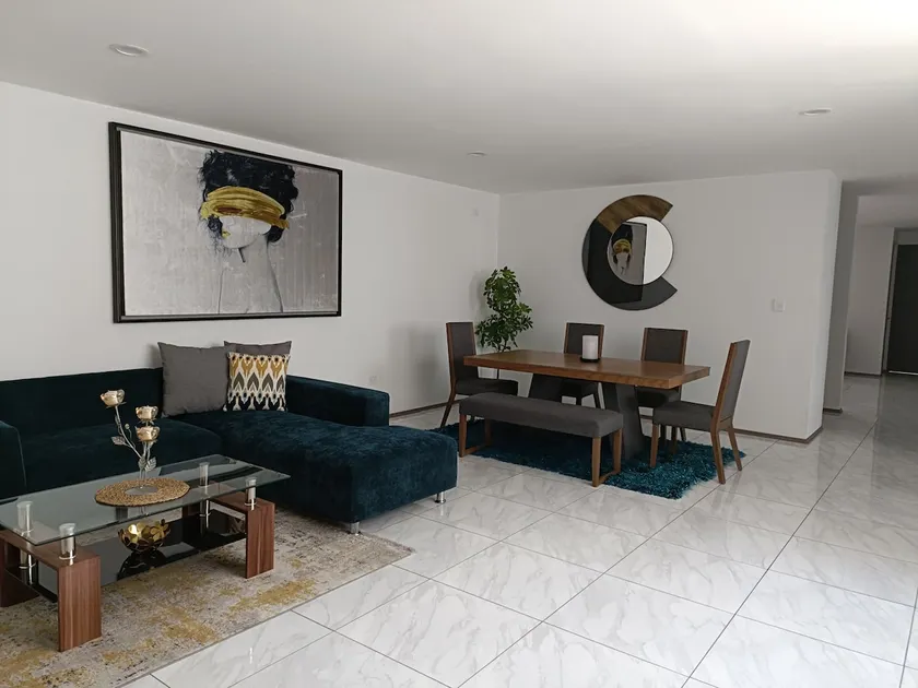 Large executive luxury apartment with pool - Image 1