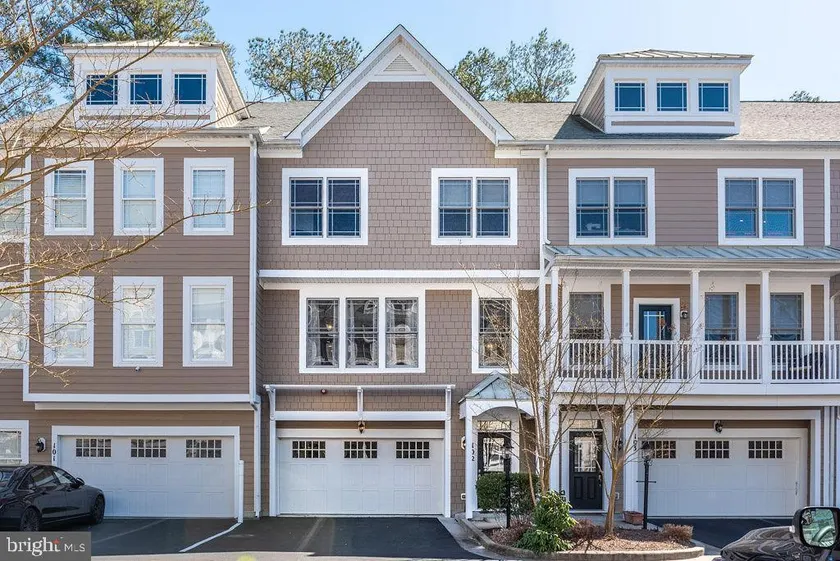 Large Townhouse In GlenRiddle Community #102 - Image 1