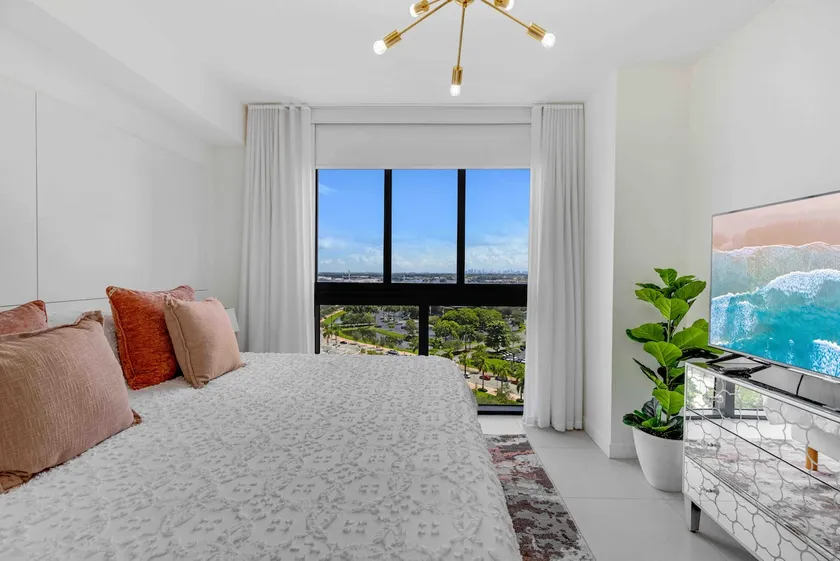 Studio Luxury Stay | Downtown Doral Best Location - Image 1
