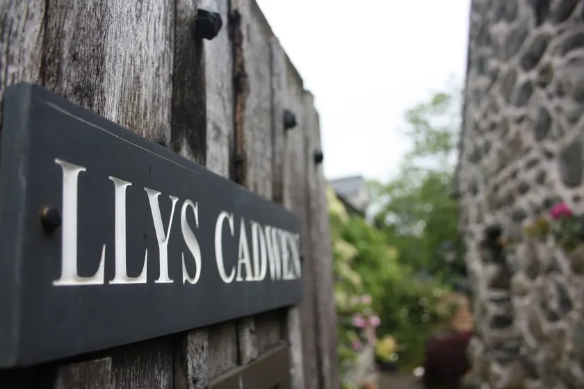 Dolgellau - cosy riverside cottage - Image 1