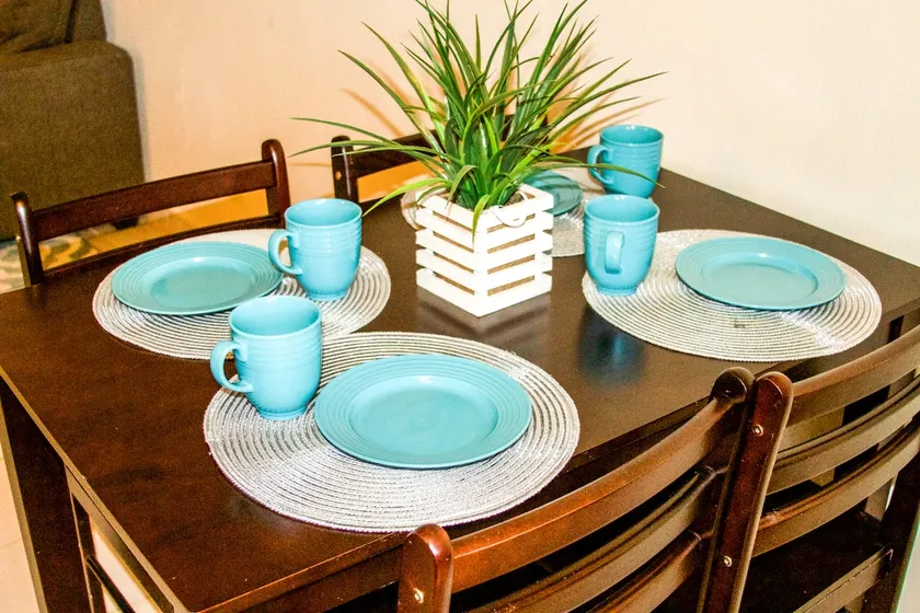 Stunning Private 2 bedrm Apt Centrally located $$$ - Image 1