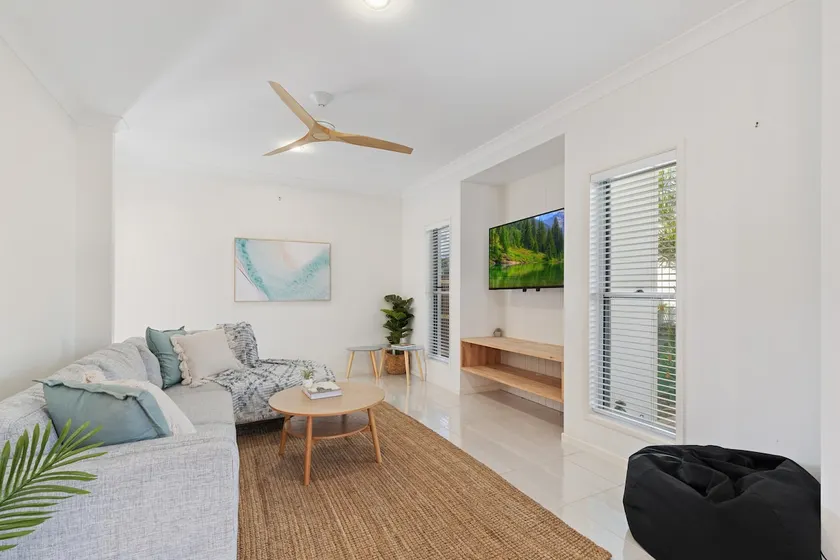 M a k i n’ W a v e s | Beach house l Heated Pool! - Image 1
