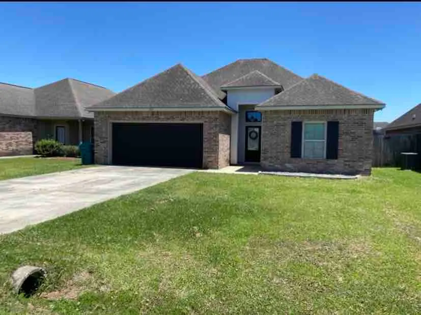 3 Bedroom 2 Bath Home, Clean Quiet Neighborhood - Image 1