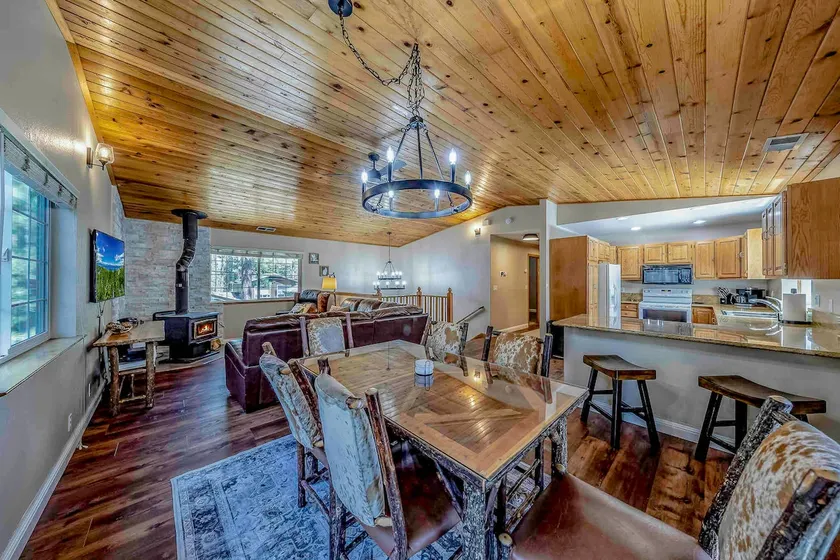 4BR|Pets Ok!| Trails out front door| 10m to Casino - Image 1
