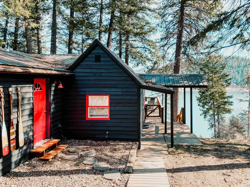 Lake Pend Oreille Cabin Dock, Boat Lift, Hot Tub - Image 1