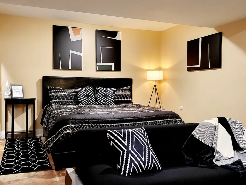 Comfy/Private Entry & Bath/Free Parking - Win Win! - Image 1