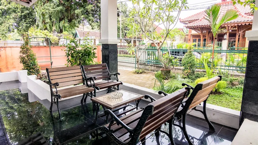 Family Vacation House in Sultan Palace Area - Image 1