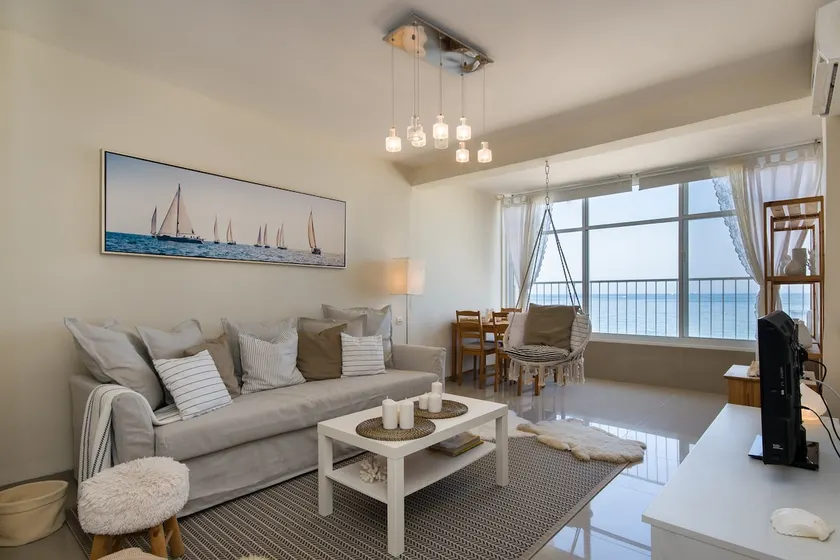 luminous sea - New Holiday Beach Apartment - Image 1
