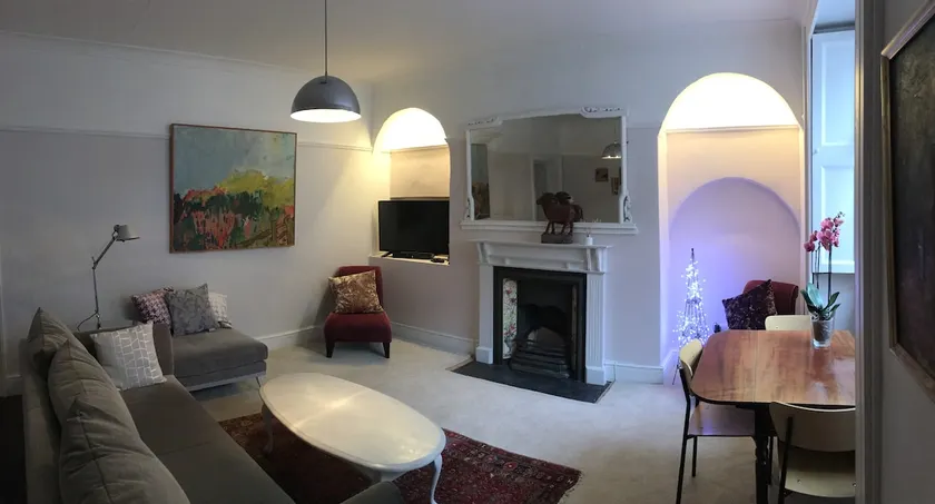 Gorgeous 2 bedroom apartment in City Centre - Image 1