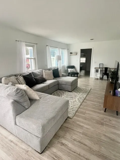 Cozy home - great Perrysburg location - Image 1