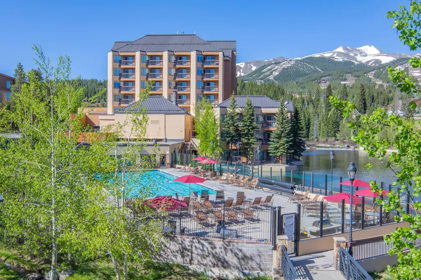 7667^ Gorgeous View - Ski-In/Out - 4 Season Pool! - Image 1