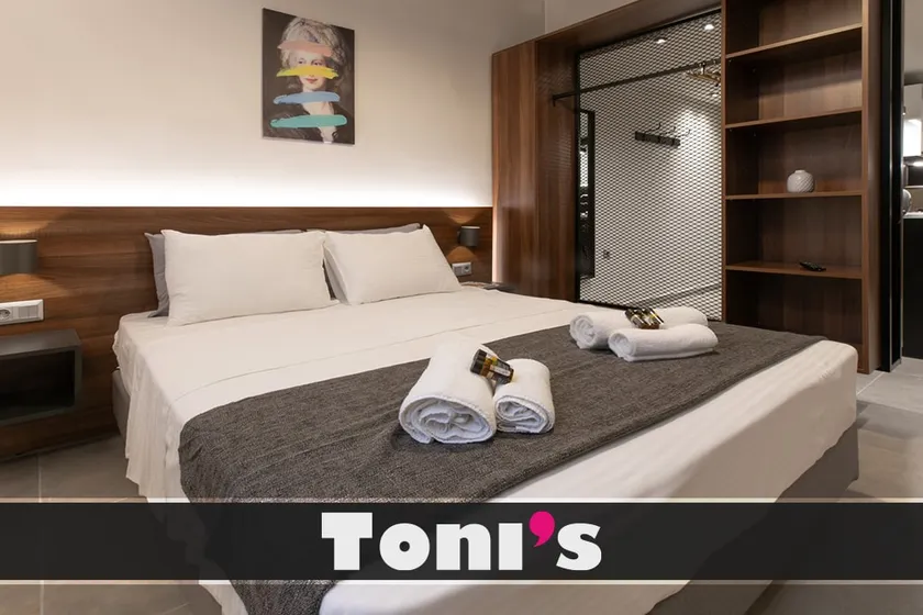 Toni's - Amazing Home 2' From Acropolis Museum - Image 1