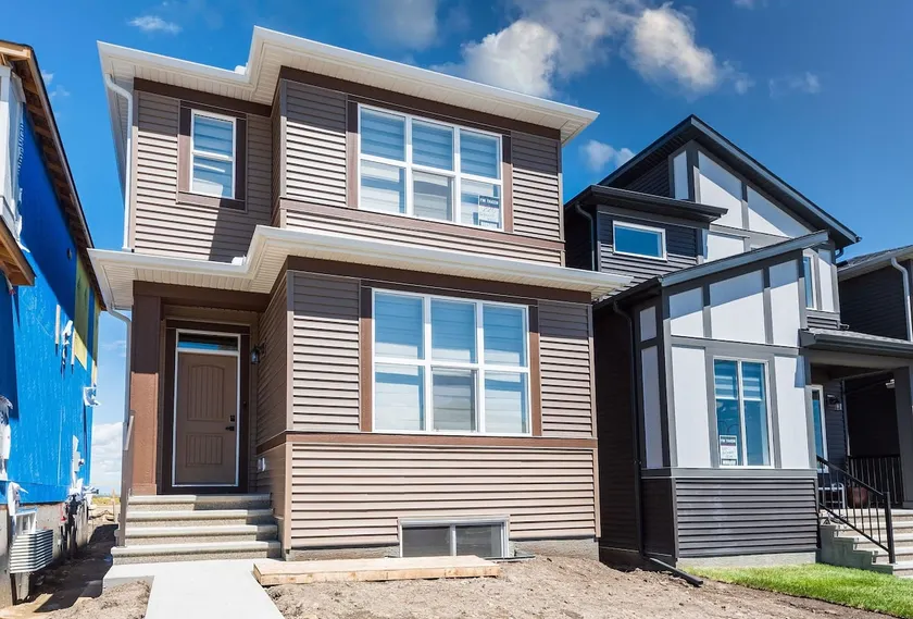 Superb Newly built Home in South of Calgary - Image 1