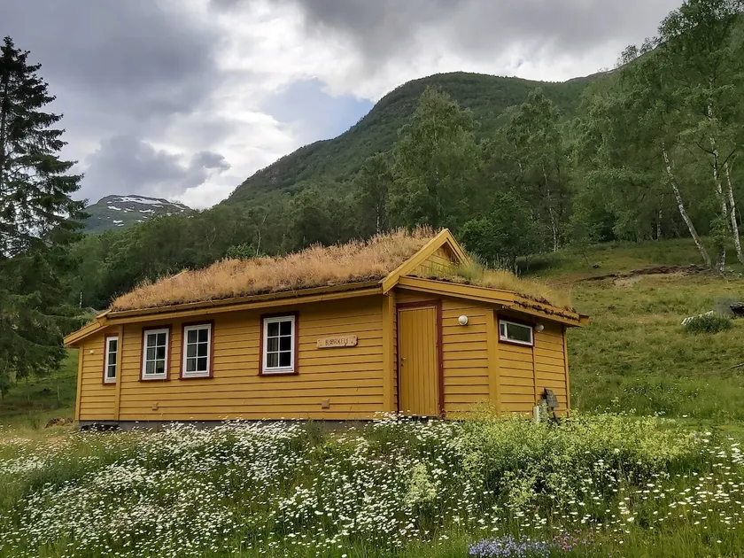 Bjørkeli – A pleasant stay on a historic farm - Image 1