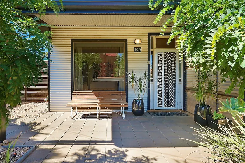 Luxury in the Outback - Image 1