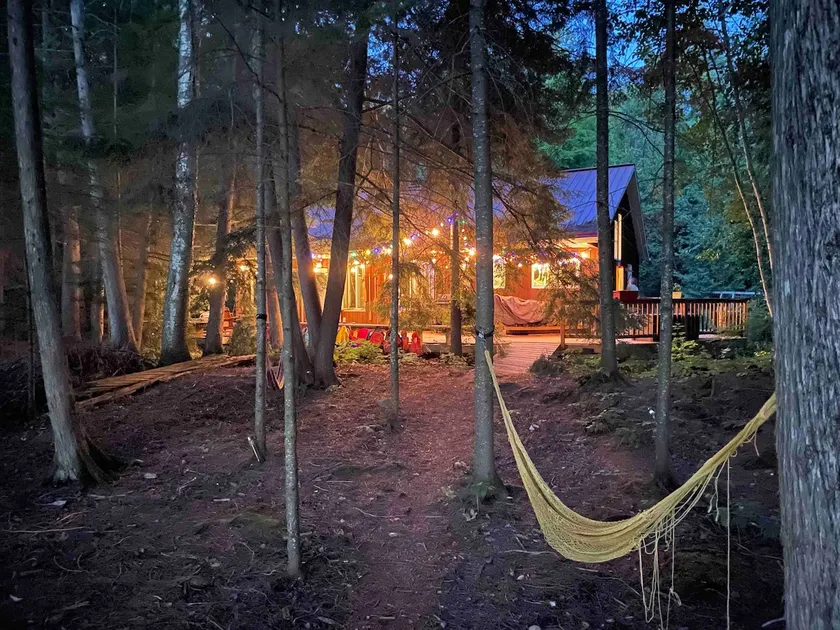 Awesome cottage on the lake. - Image 1