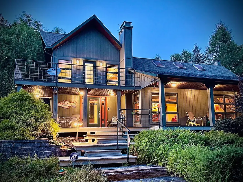 Hummingbird Hideaway - Image 1