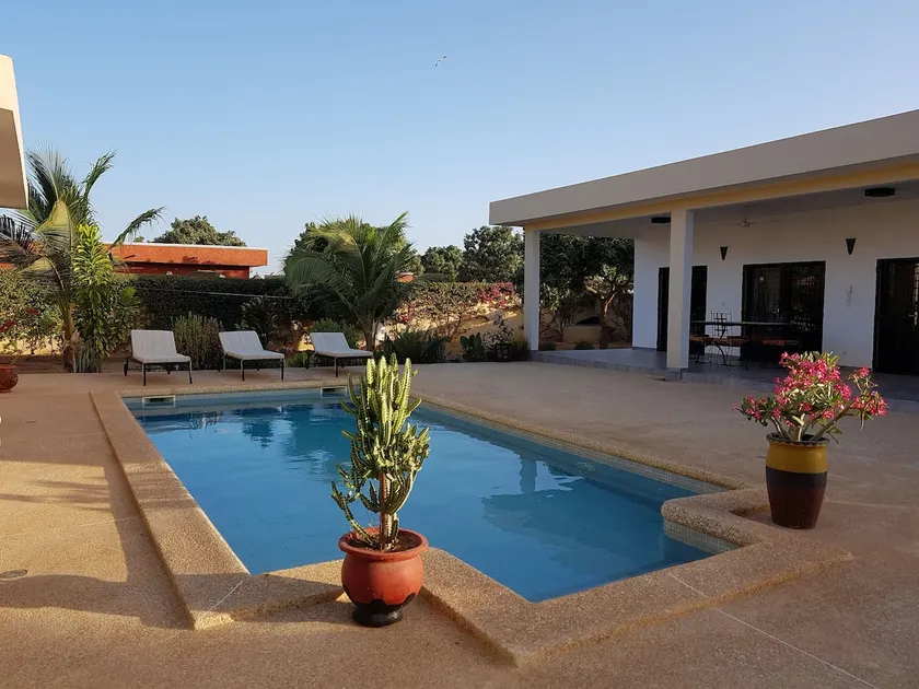 Villa Somone pied dans l’eau - Image 1