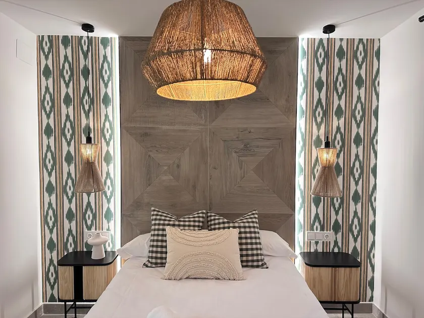 La Mariana Apartments - Image 1