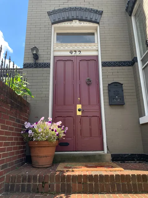 Victorian Townhouse old town Alexandria - Image 1