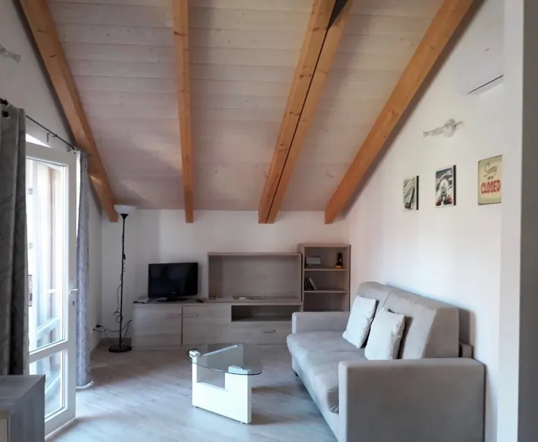 Brand new home with garage - Image 1