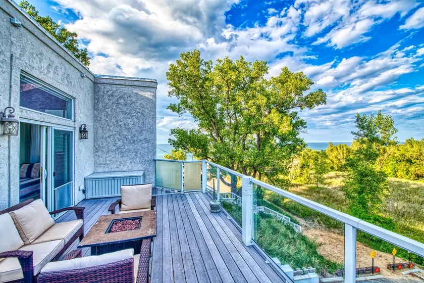 SmartHome, Hot Tub, path to beach & Dunes Nat’l Pk - Image 1