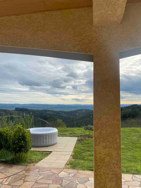 Panoramic view & private Jacuzzi - Image 1