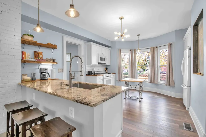 Cozy 4BR Buffalo Home Near Parks & Downtown, Save 10% Weekly, 20% monthly. - Image 1