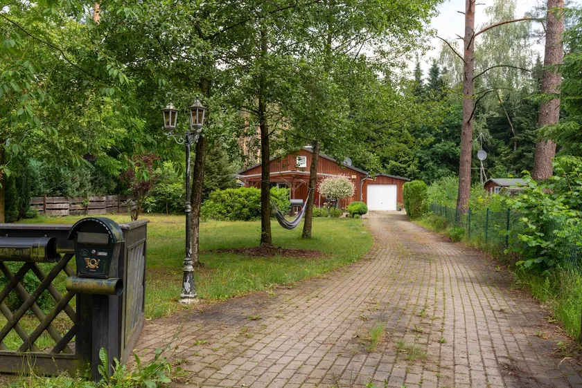 Cottage in the green with large garden and terrace - Image 1