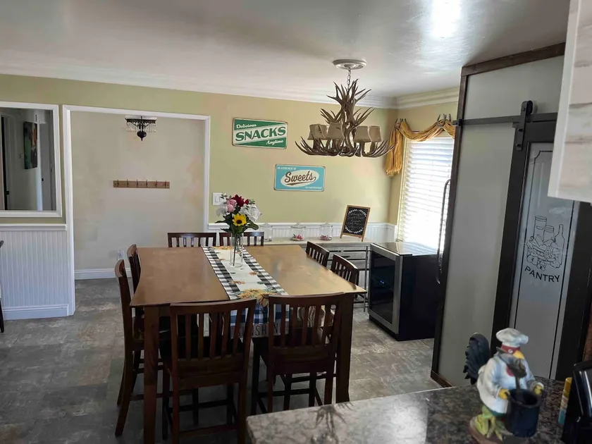 Peaceful & Cozy 3 bedroom Ranch-Home w/Fireplace - Image 1