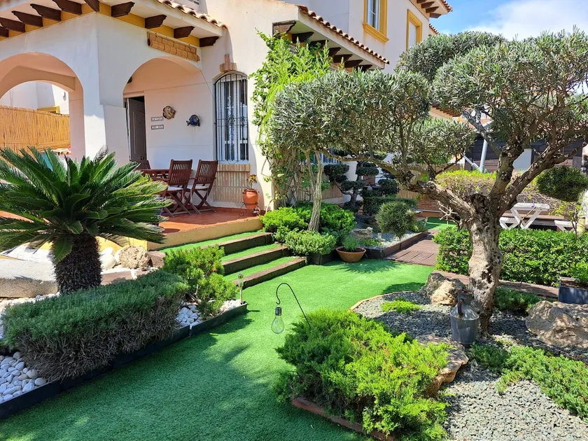 Haus mit Garten neben dem Naturpark Salinas de Santa Pola und den Stränden - Image 1