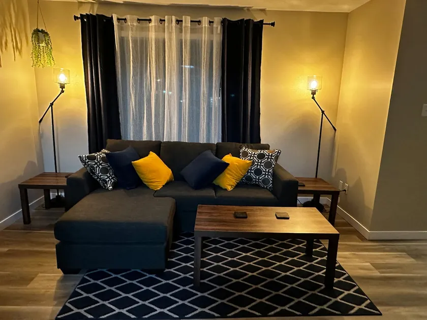 Pet friendly work/play townhouse - Image 1