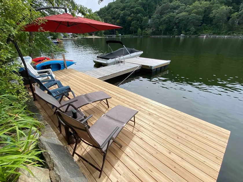Fabulous year round waterfront retreat on Lake Waramaug - Image 1