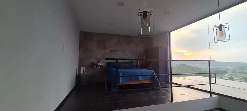 Luxurious Loft with Incredible City View - Image 1