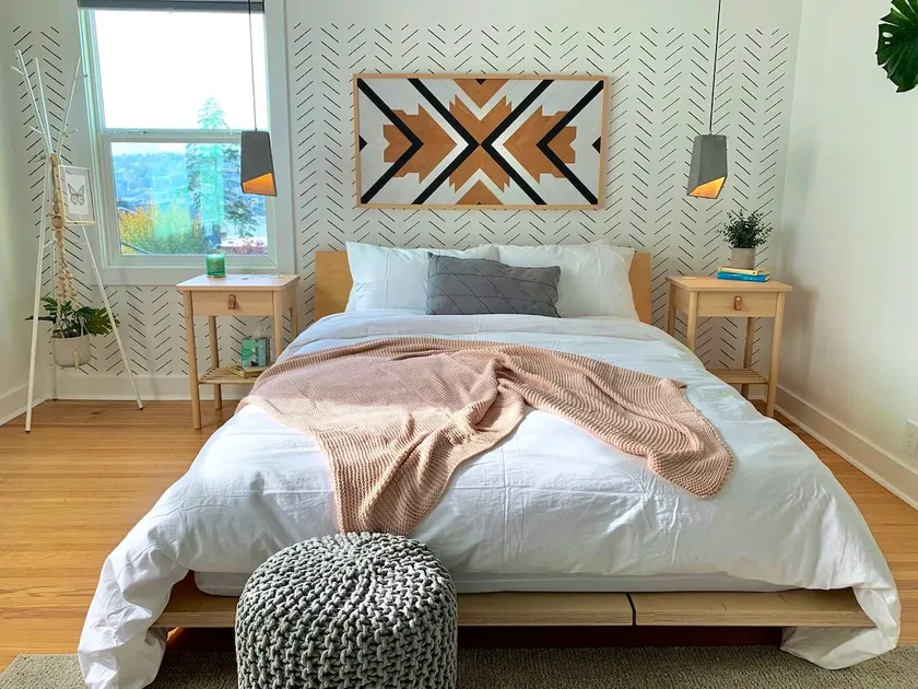 Modern Amenities & Chic Design in Heart of Seattle - Image 1