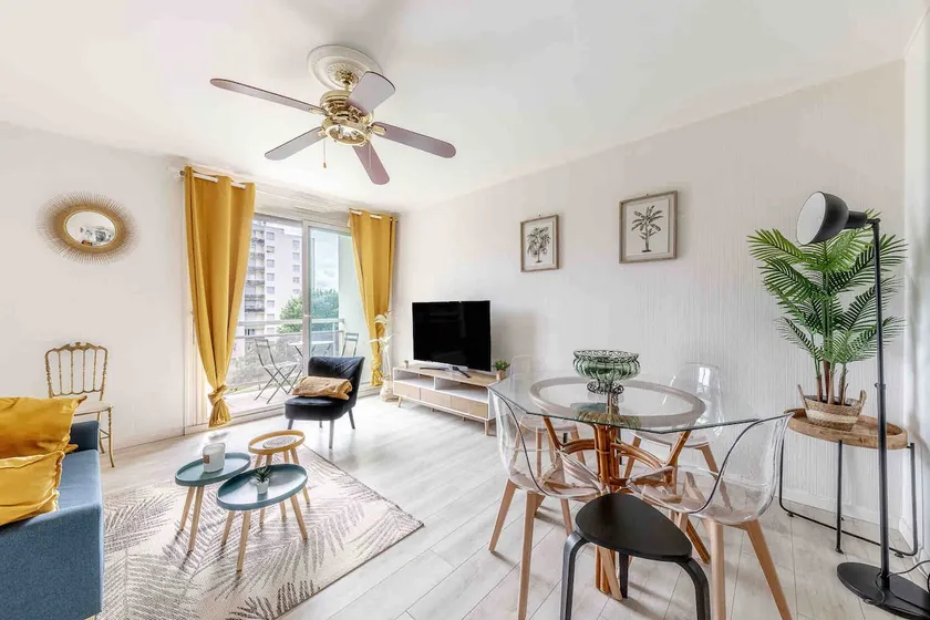 3 bedrooms • Parking • Balcony | Near Bordeaux - Image 1
