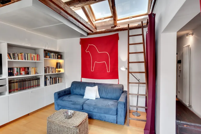 Bragora Smoochy Attic In Venice - Image 1