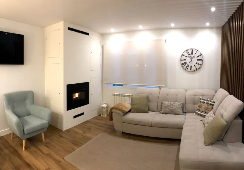 Newly renovated townhouse - Image 1